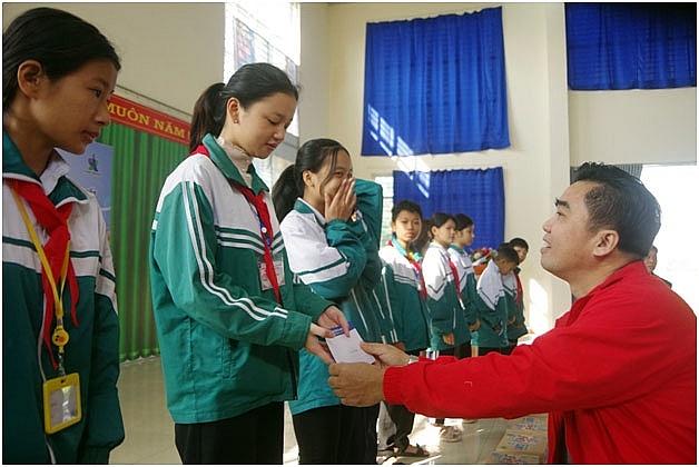 Tân Hiệp Phát tiếp tục hành trình nâng bước đến trường tại Hà Nam