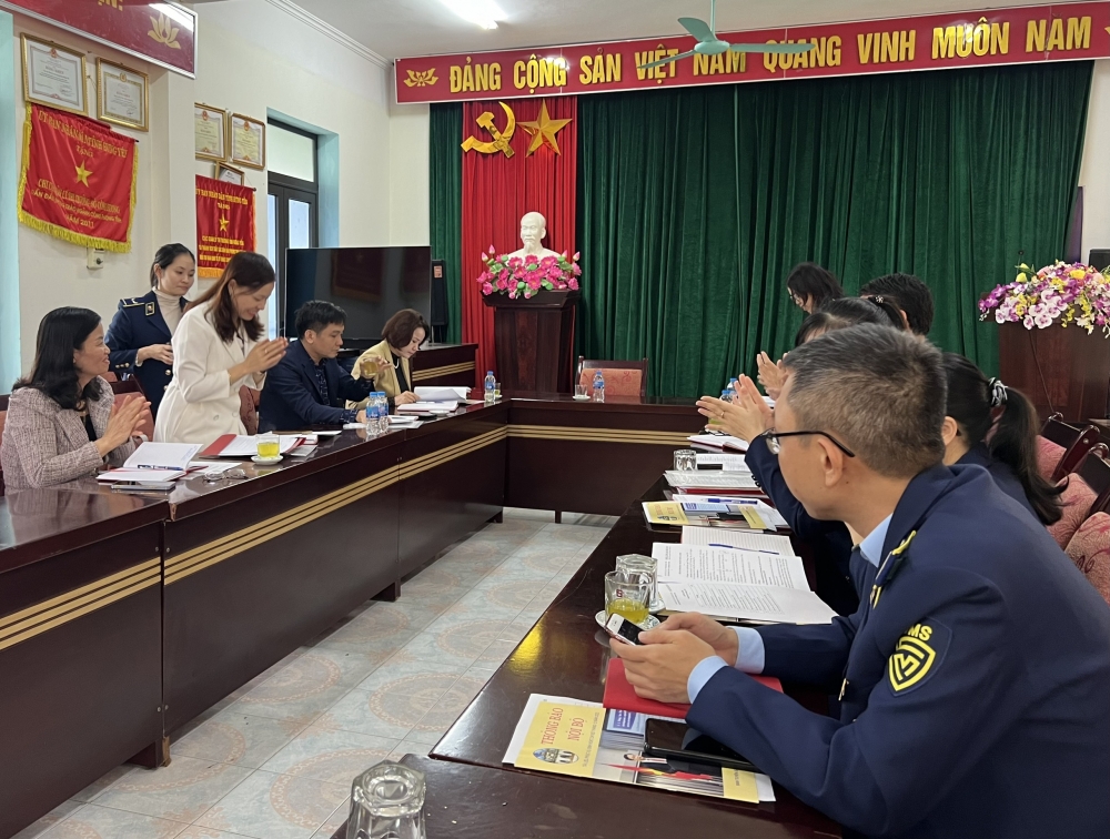 Chi bộ Thanh tra- Pháp chế, Nghiệp vụ- Tổng hợp  cục QLTT Hưng Yên tổ chức sinh hoạt định kỳ tháng 12 năm 2023