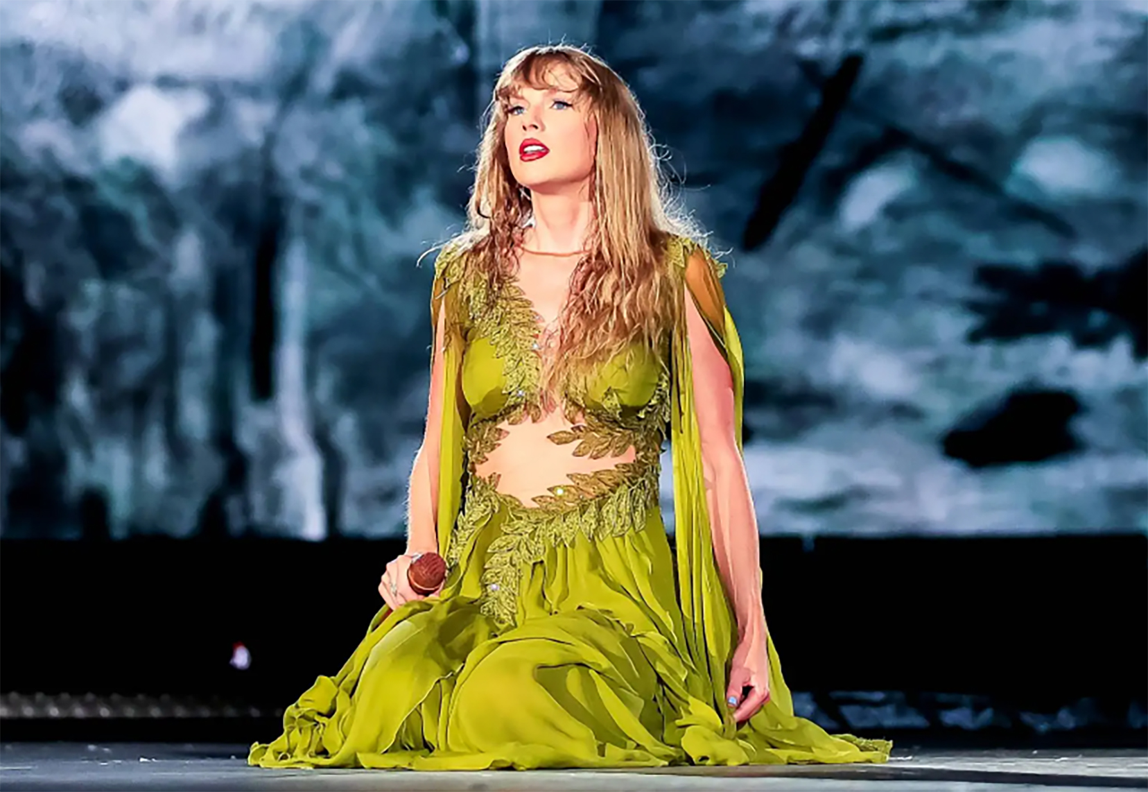 'The Eras Tour' của Taylor Swift vượt 250 triệu USD doanh thu phòng vé toàn cầu - Ảnh 1.